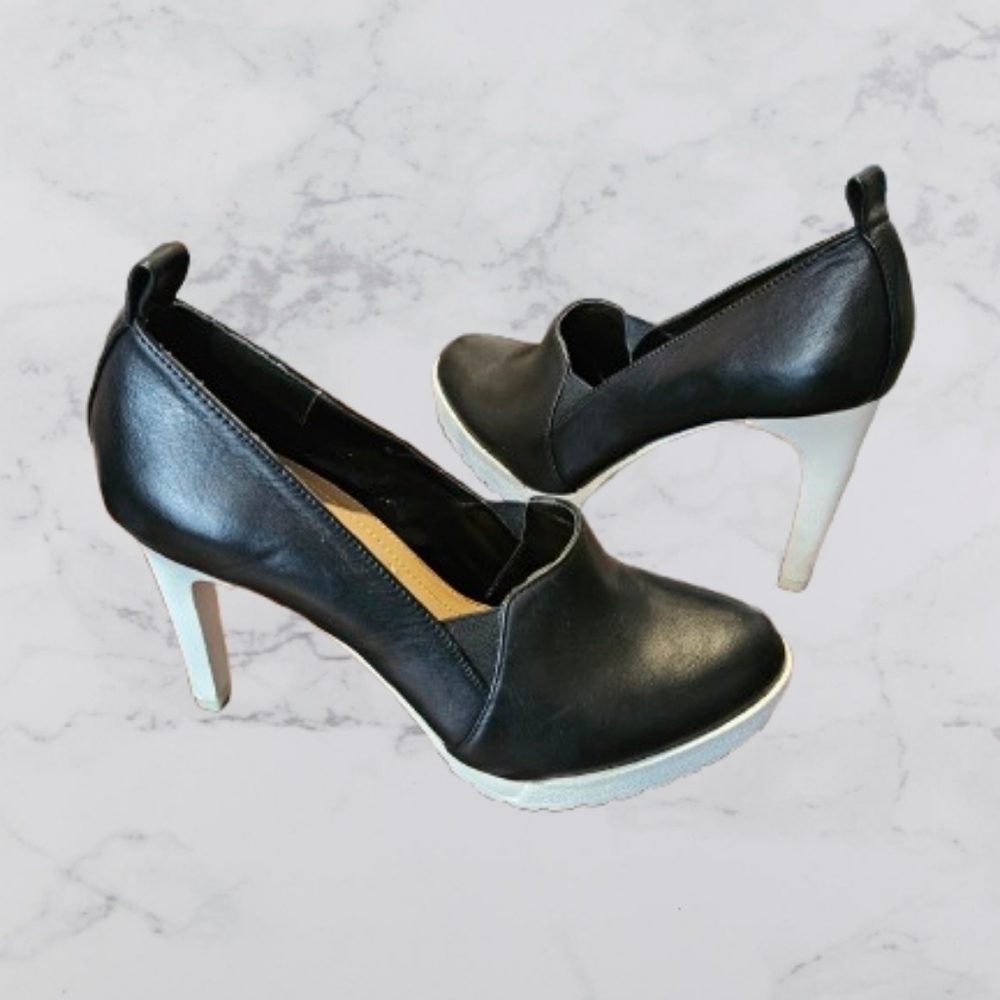 BCBGMAXAZRIA Black Leather Platform Heels White Heel Accent Size 5.5M